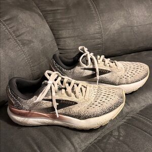 Brooks Women's Ghost 16 White and Rose Running Shoes With DNA LOFT V3 Insole